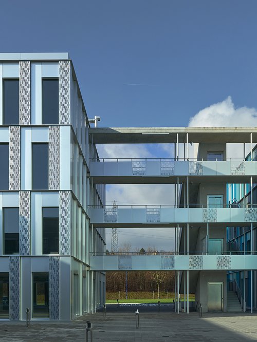 Architecture et Réalisation de CCHE pour le le bâtiment administratif Montagny Suisse