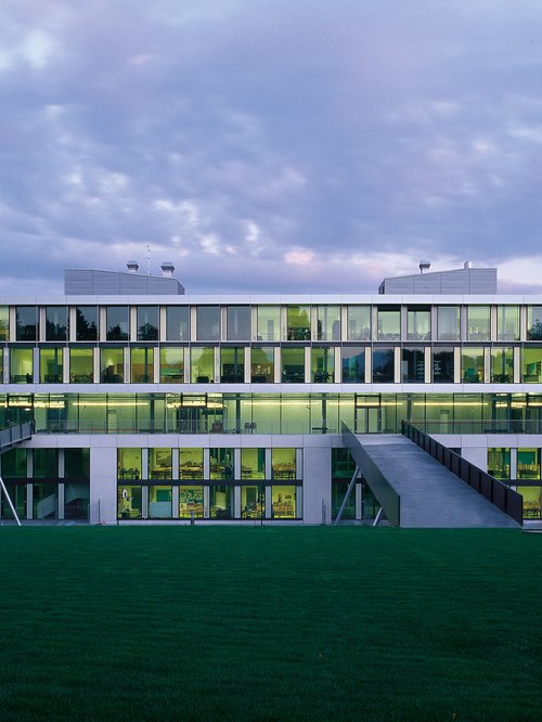 Architecture de CCHE pour l'Ecole Internationale de Genève Suisse